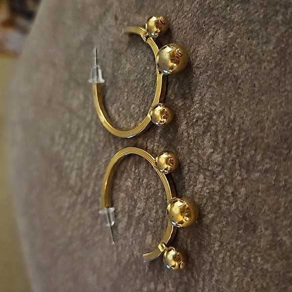 VTG AVON Goldtone Bauble Beaded Hoop Earrings - Picture 3 of 3
